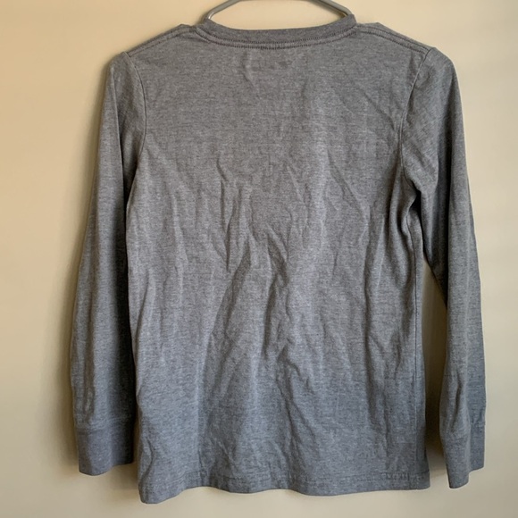 Levi's long sleeve graphic tee size medium (10/12) gray with camo print - Picture 3 of 3
